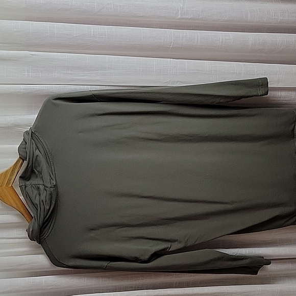 Banana Republic Sage Green Long Sleeve Cowl Neck Size M - Picture 6 of 6